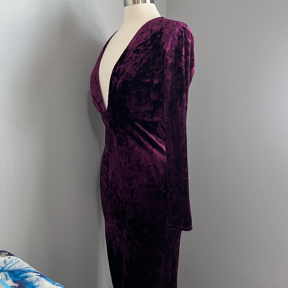 Forever 21 M Violet Crushed Velvet Fitted Maxi Long Sleeve V Neck Dress - Picture 12 of 17